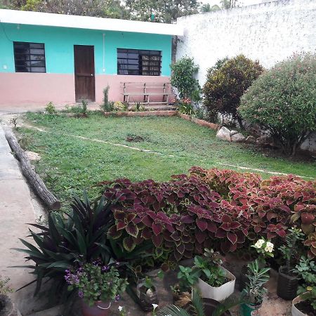 Hostal Y Temazcal Guemez Chichen Itza Exterior photo